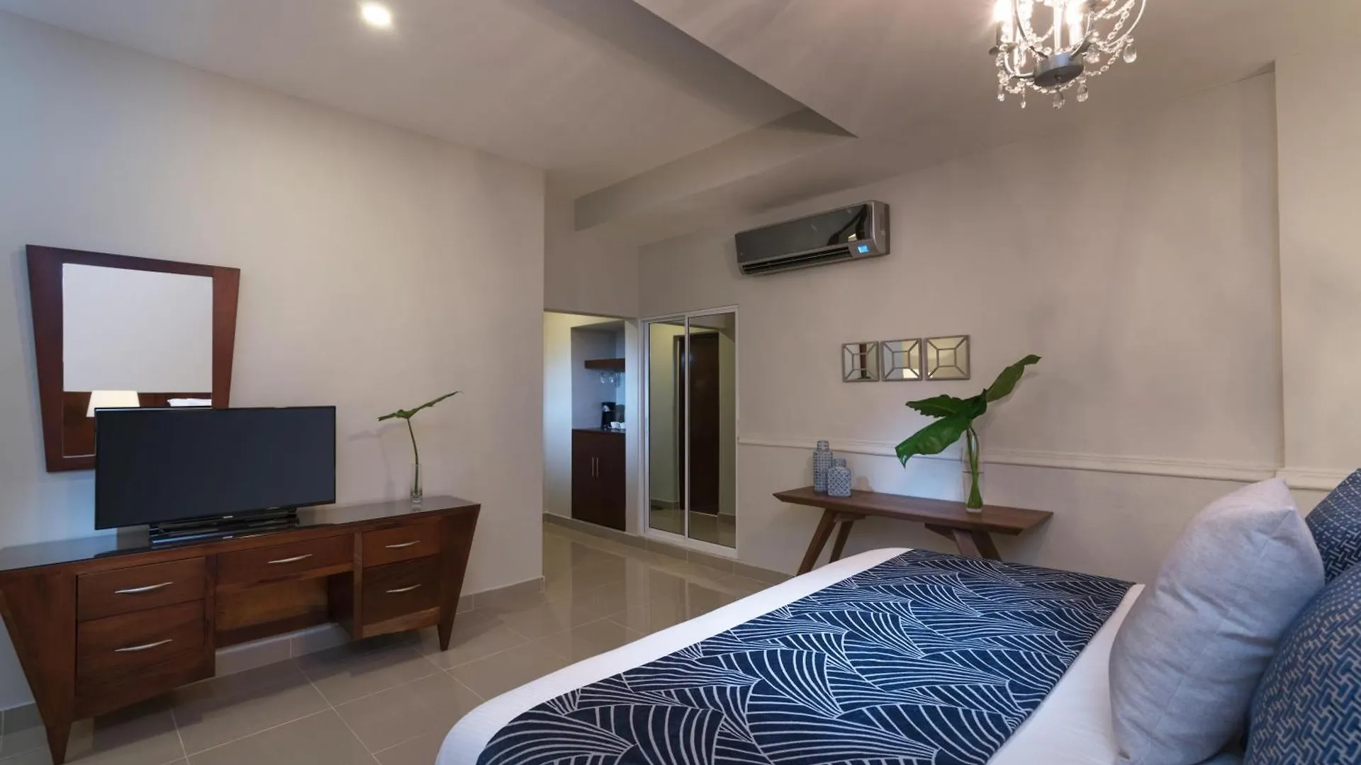 ****  Hodelpa Caribe Colonial Hotel Santo Domingo Dominican Republic